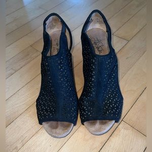 SoftStride Black Suede Wedges